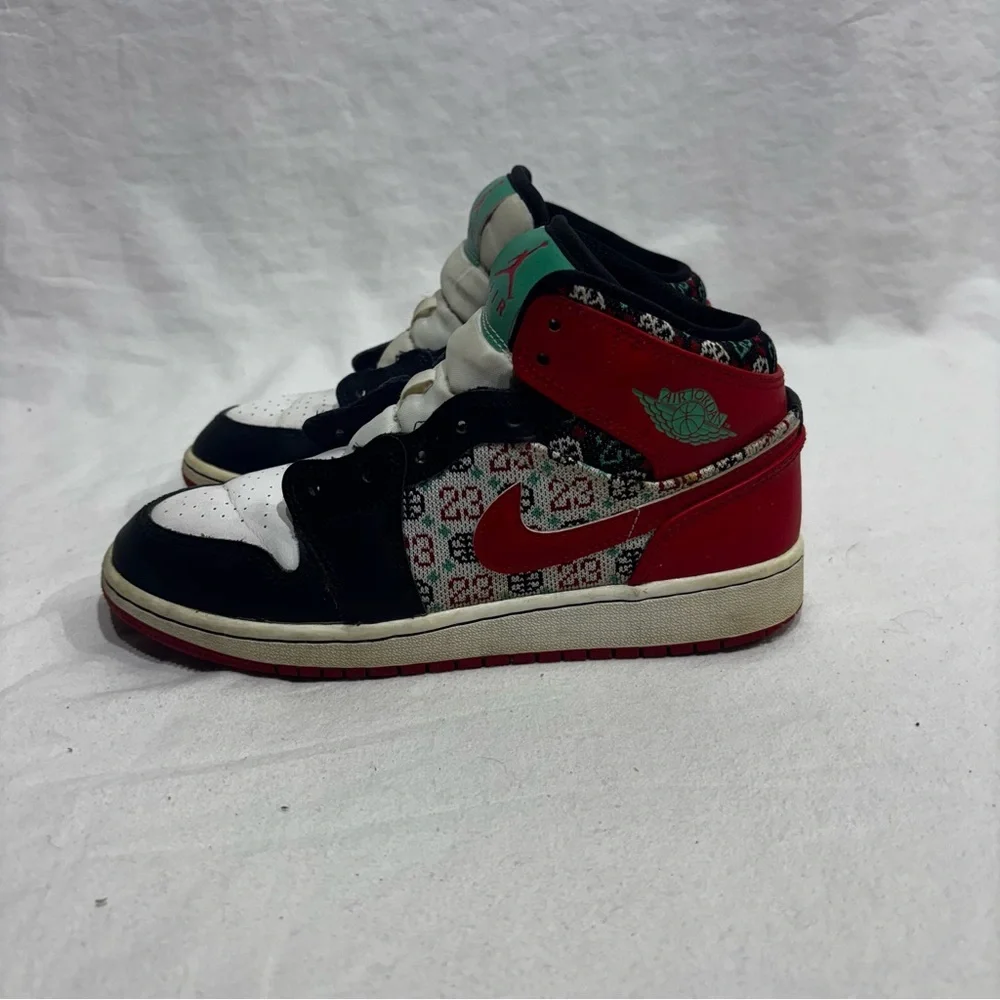 Nike Air Jordan 1 Mid SE PS Holiday Ugly Christmas Sweater DM1208 150 Size 4.5Y